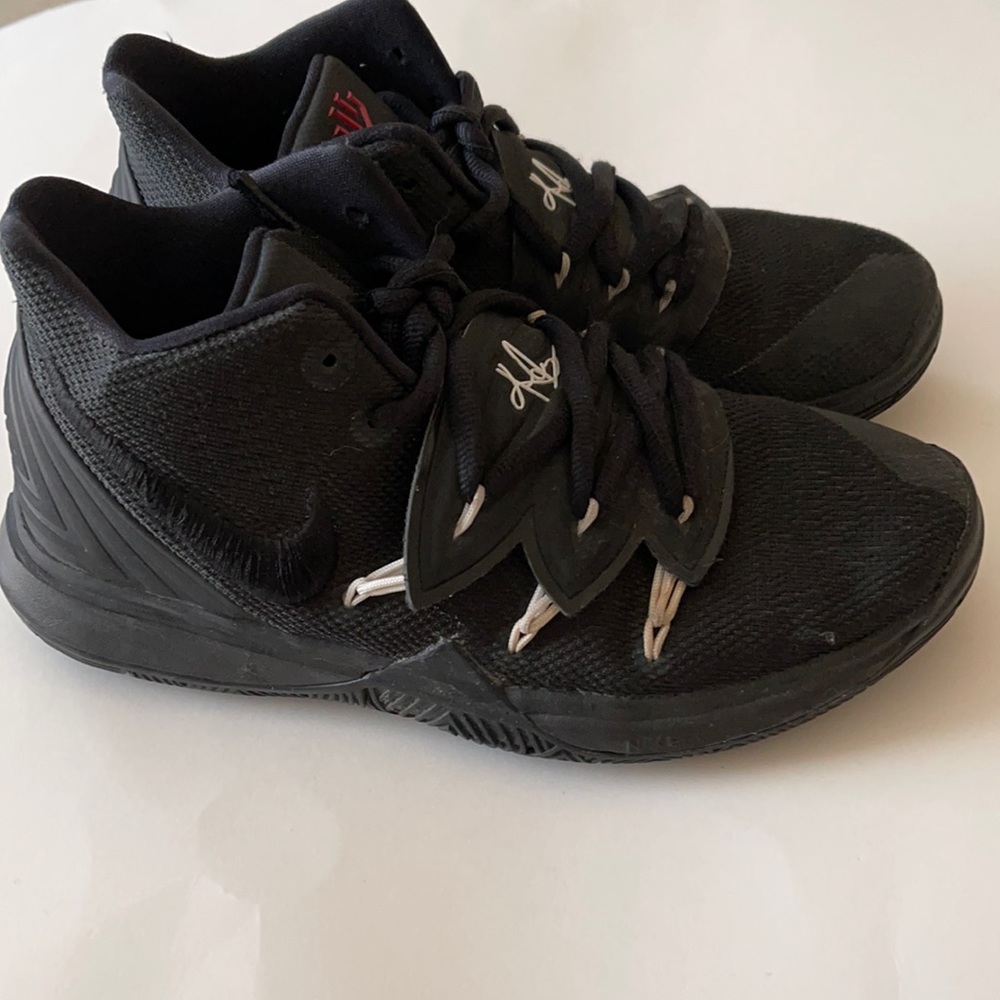 Nike Kyrie Irving Red Carpet 5 Edition 6Y